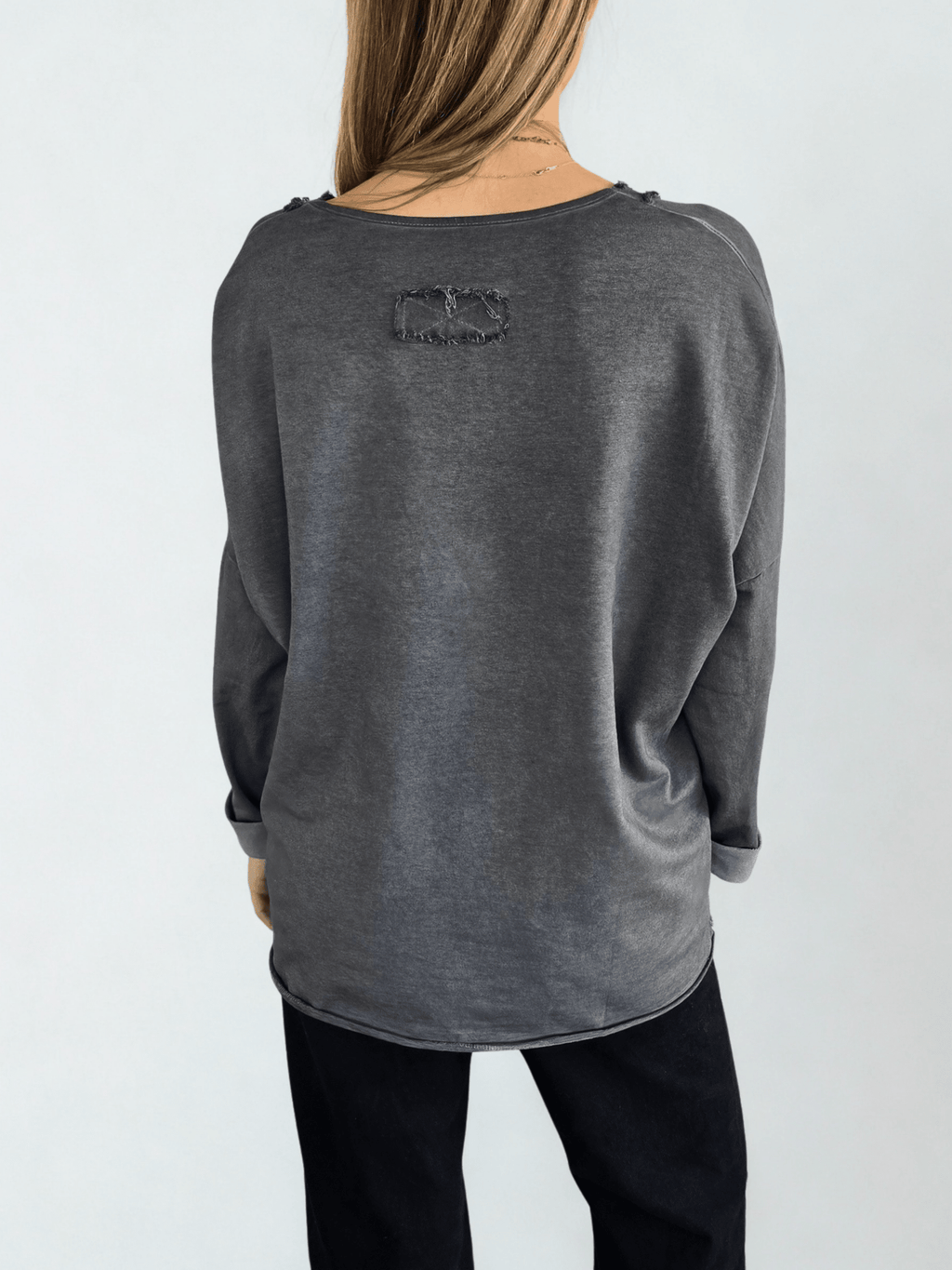 Sweater polerón Teñido con Desflecado, color Gris