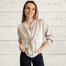 Cargar imagen en el visor de la galería, Chaqueta botones forrados, color Beige
