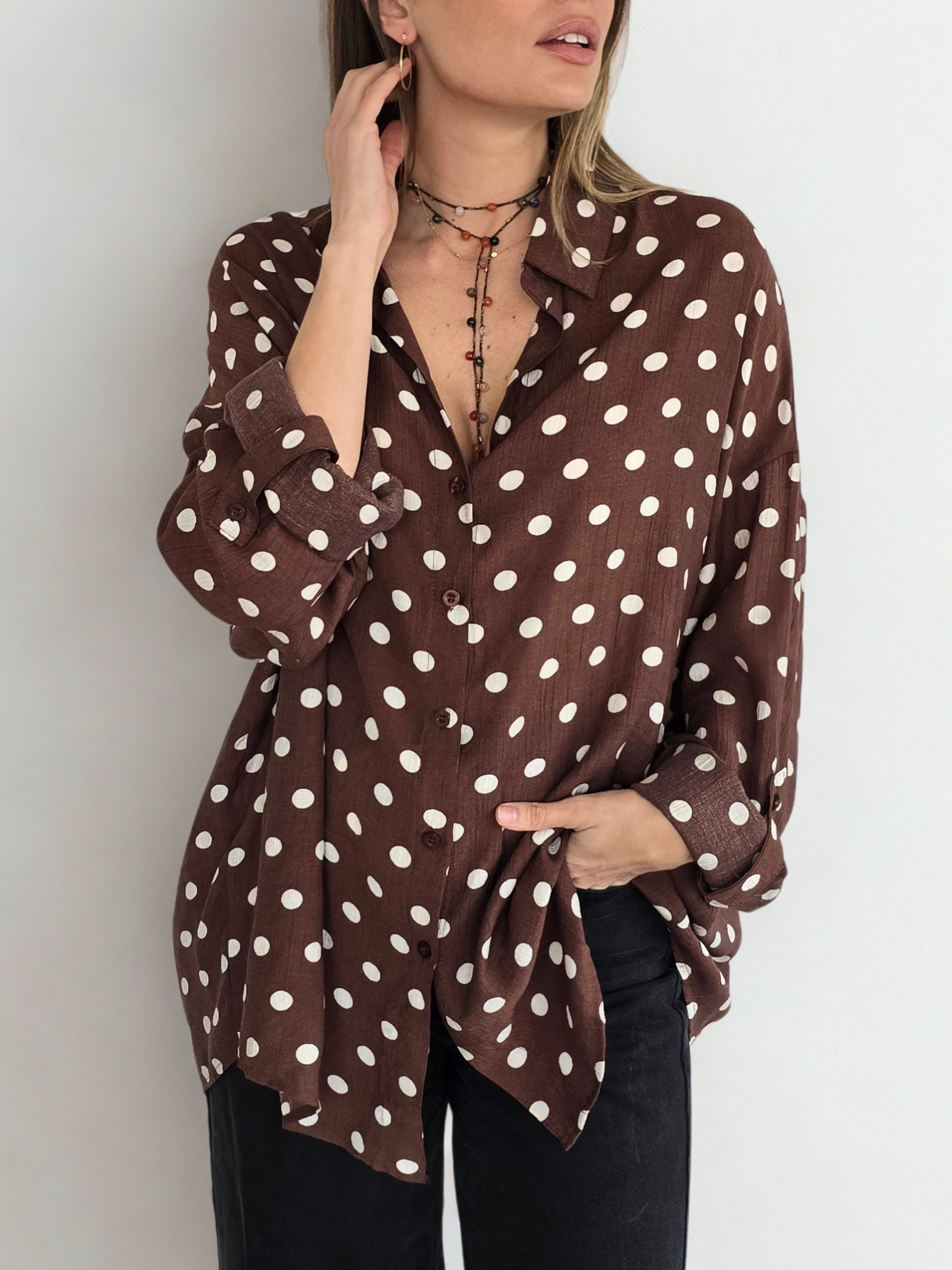 Blusa Lunares, color Café