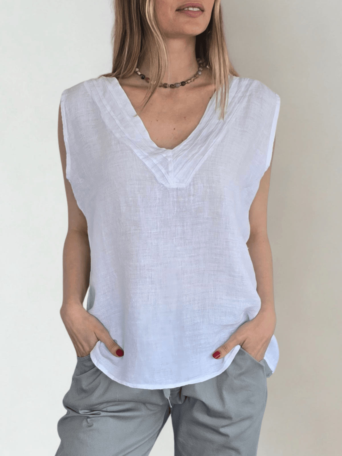Blusa Italiana 100% Lino escote en V, color Blanco