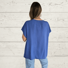 Cargar imagen en el visor de la galería, Blusa básica manga corta, color Azul
