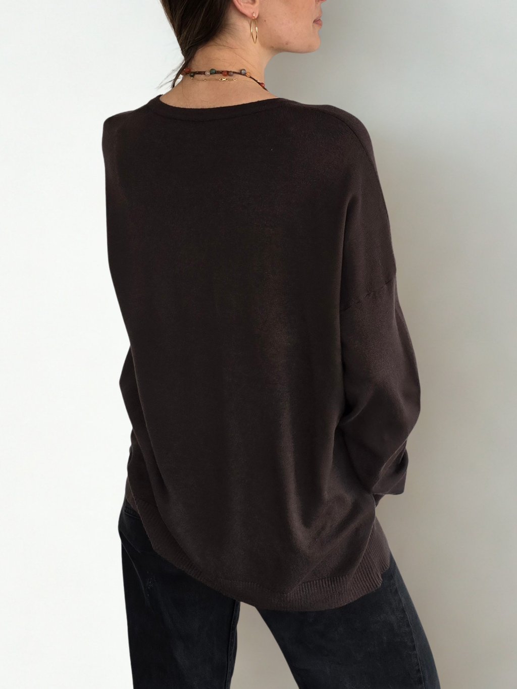 Sweater Escote en V, color Chocolate