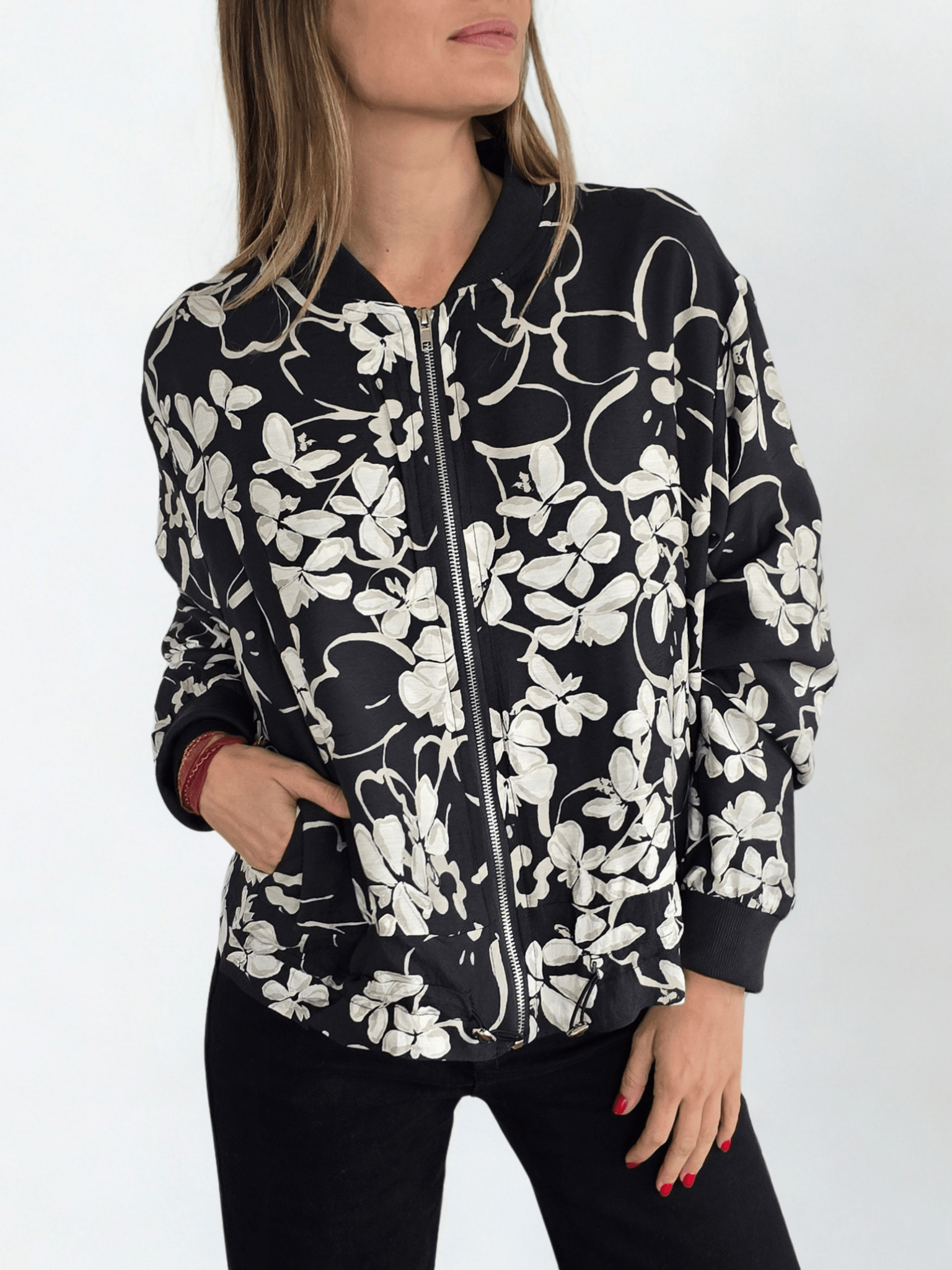 Chaqueta Bomber estampada, fondo Negro