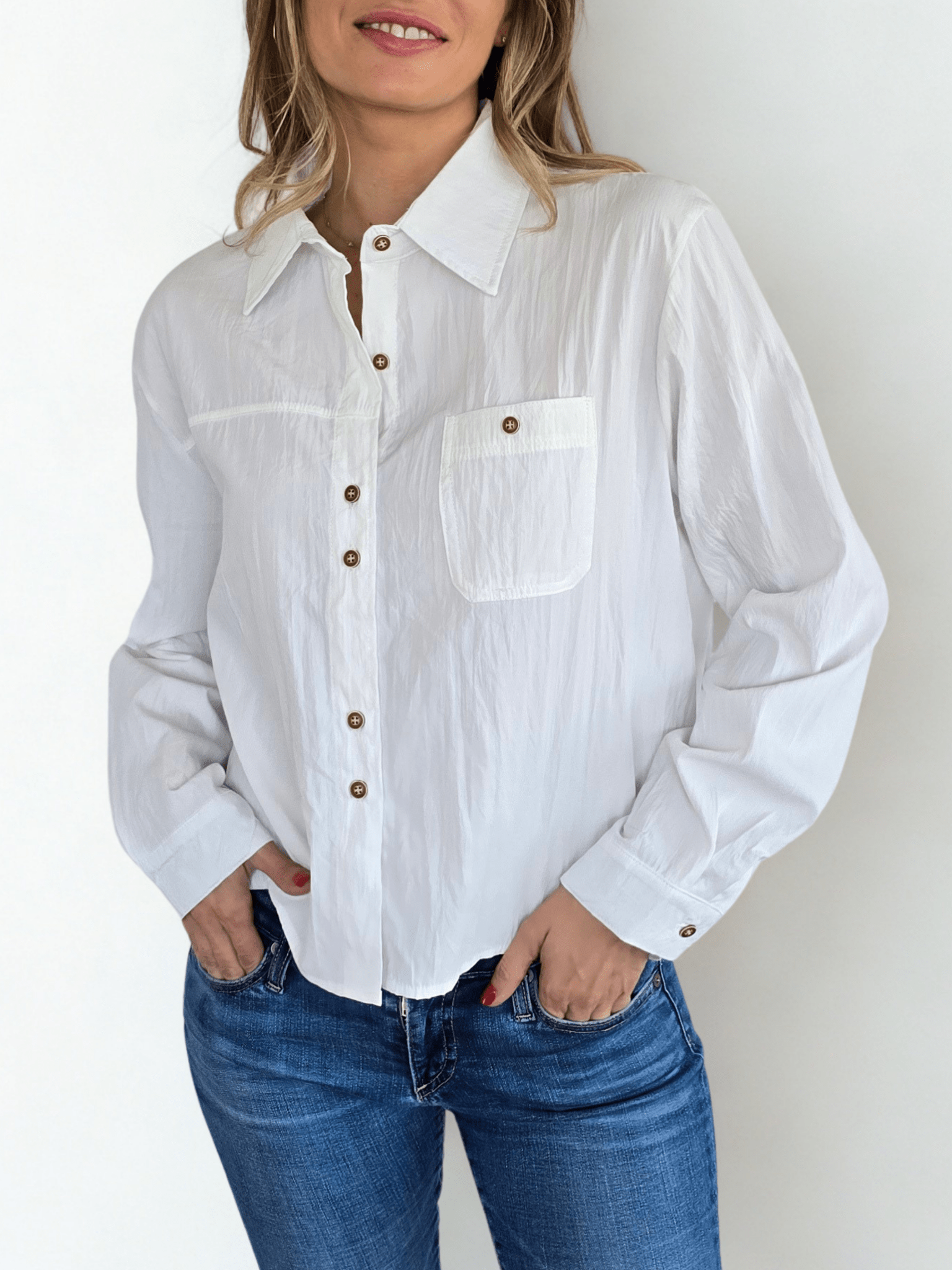 Blusa un bolsillo, color Blanco