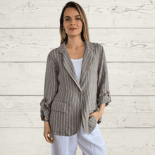 Cargar imagen en el visor de la galería, Chaqueta Blazer de Lino Italiano Rayado, fondo Taupe
