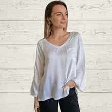 Cargar imagen en el visor de la galería, Blusa ancha escote en V, color Blanco
