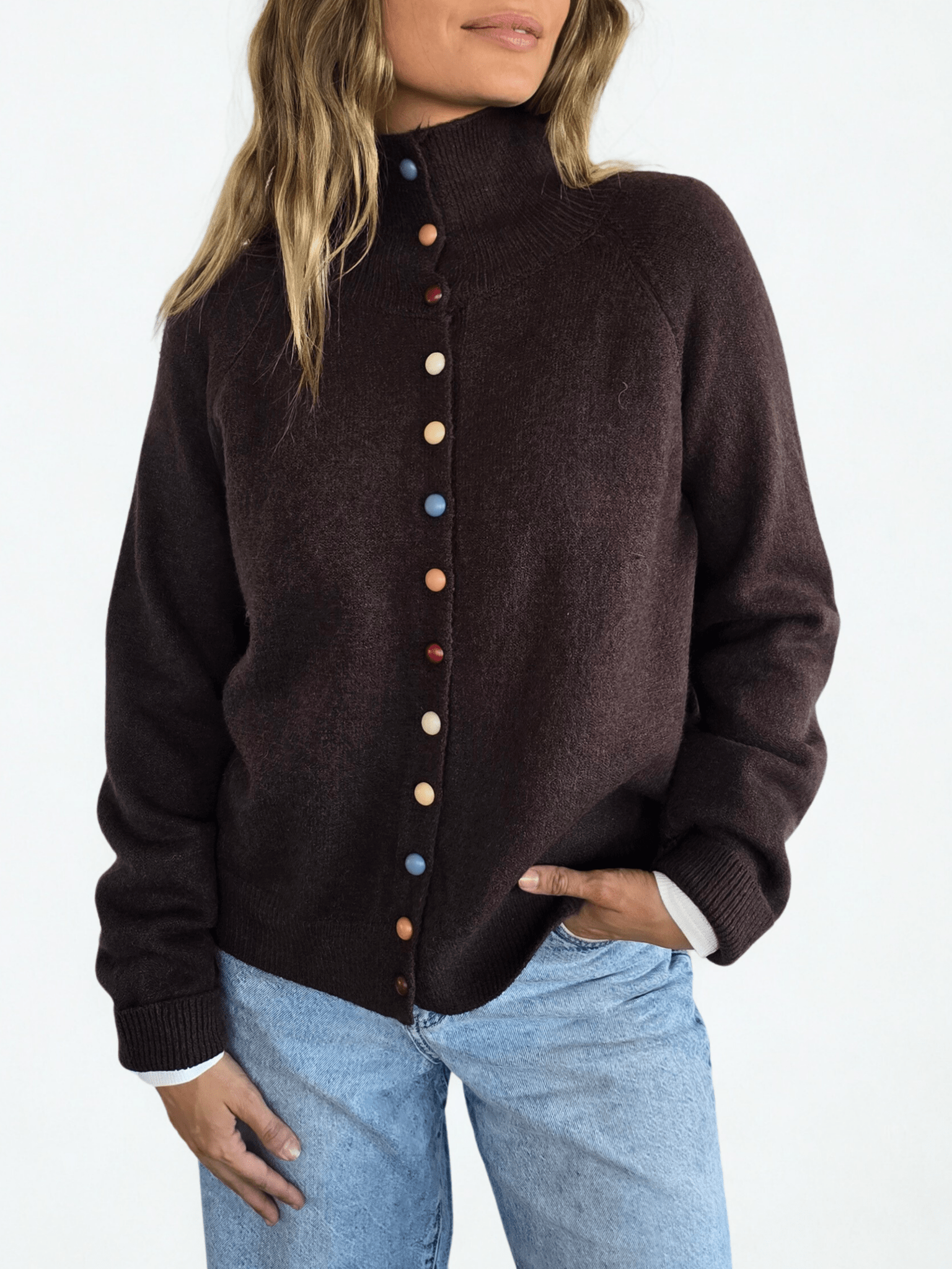 Chaleco con Botones de Colores, color Chocolate