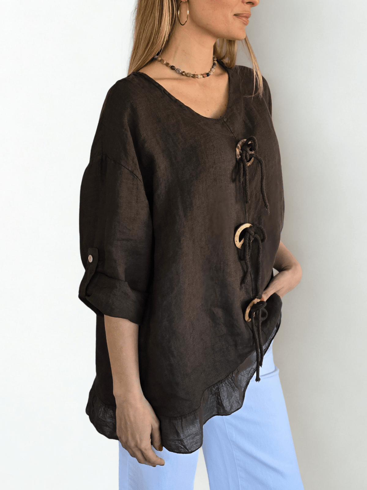 Blusa Italiana 100% Lino con tres Botones, color Chocolate
