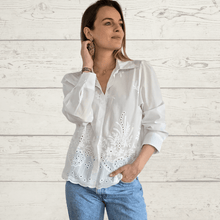 Cargar imagen en el visor de la galería, Blusa Bordada, color Blanco
