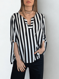 Blusa Rayada escote en V, color Negro con Blanco