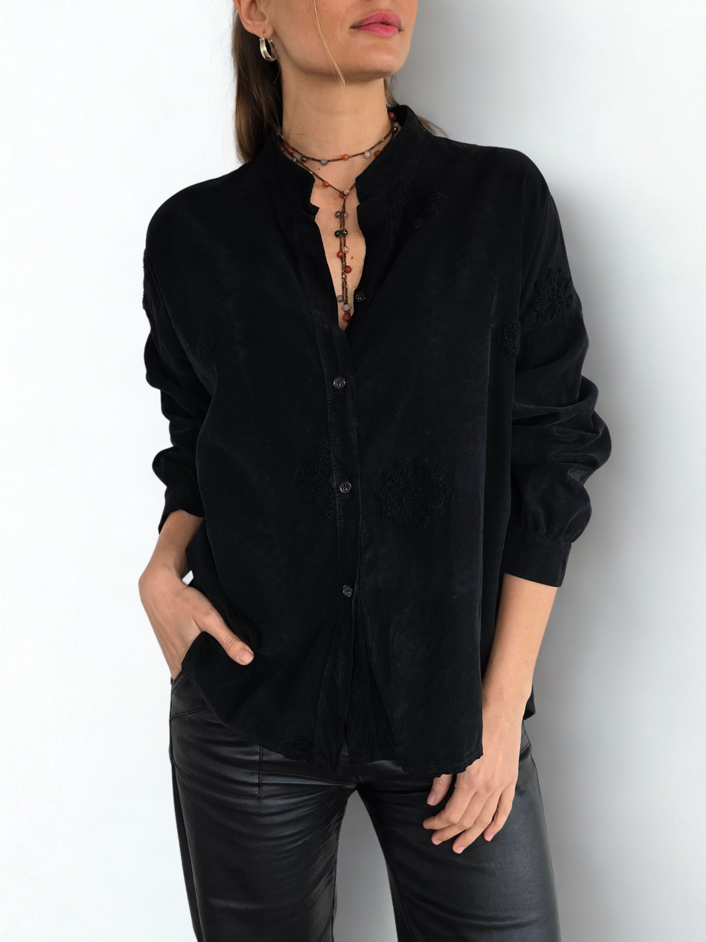 Blusa Italiana Bordada, color negro