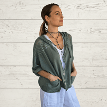 Cargar imagen en el visor de la galería, Chaqueta Italiana con gorro, color Verde
