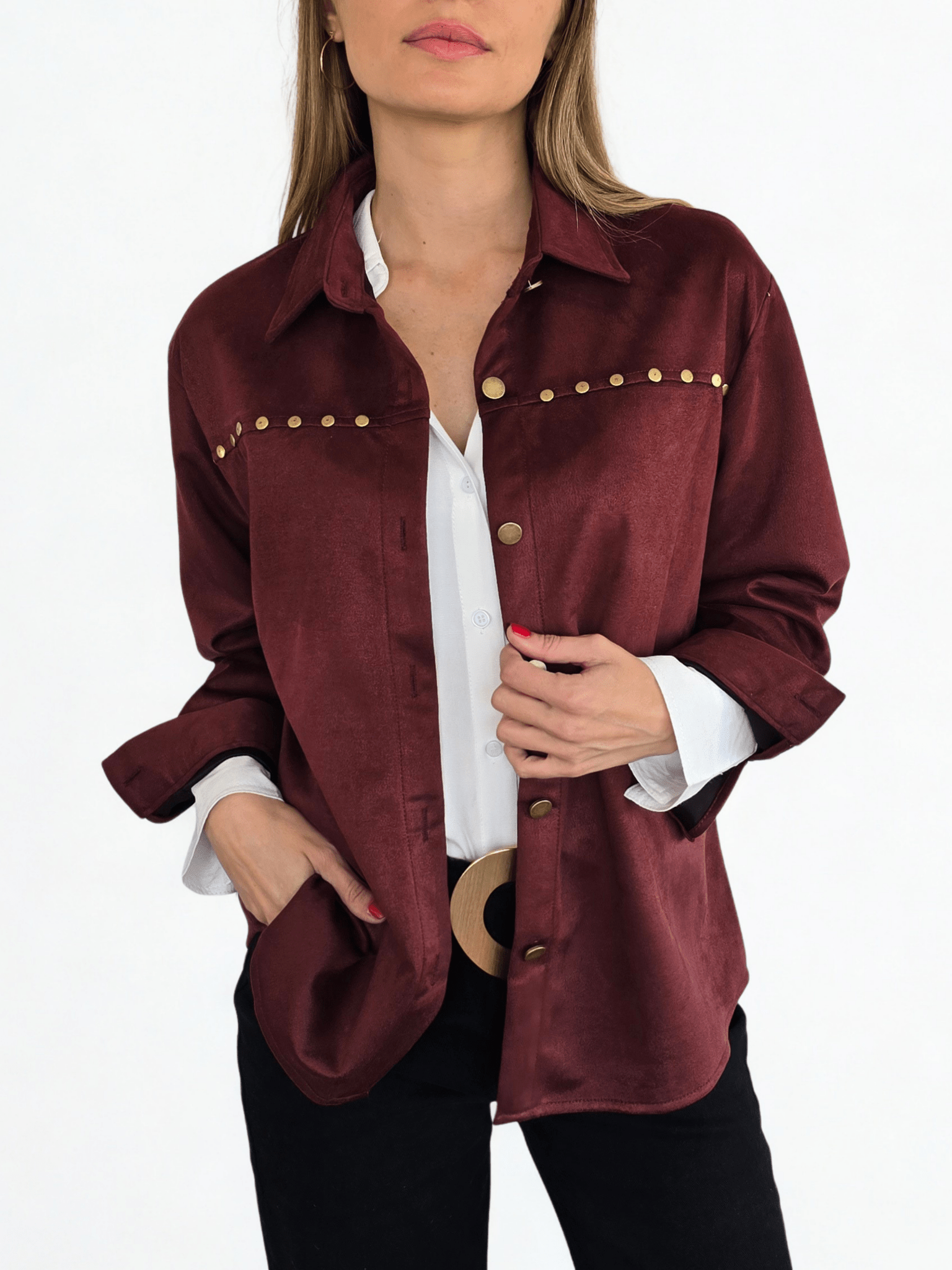 Chaqueta Tachas, color Guinda