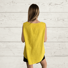 Cargar imagen en el visor de la galería, Blusa Italiana un botón , color oro
