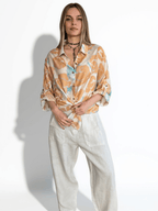 Blusa Estampada Flores, Tonos Camel