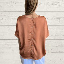 Cargar imagen en el visor de la galería, Blusa con botones en la espalda, color Terracota
