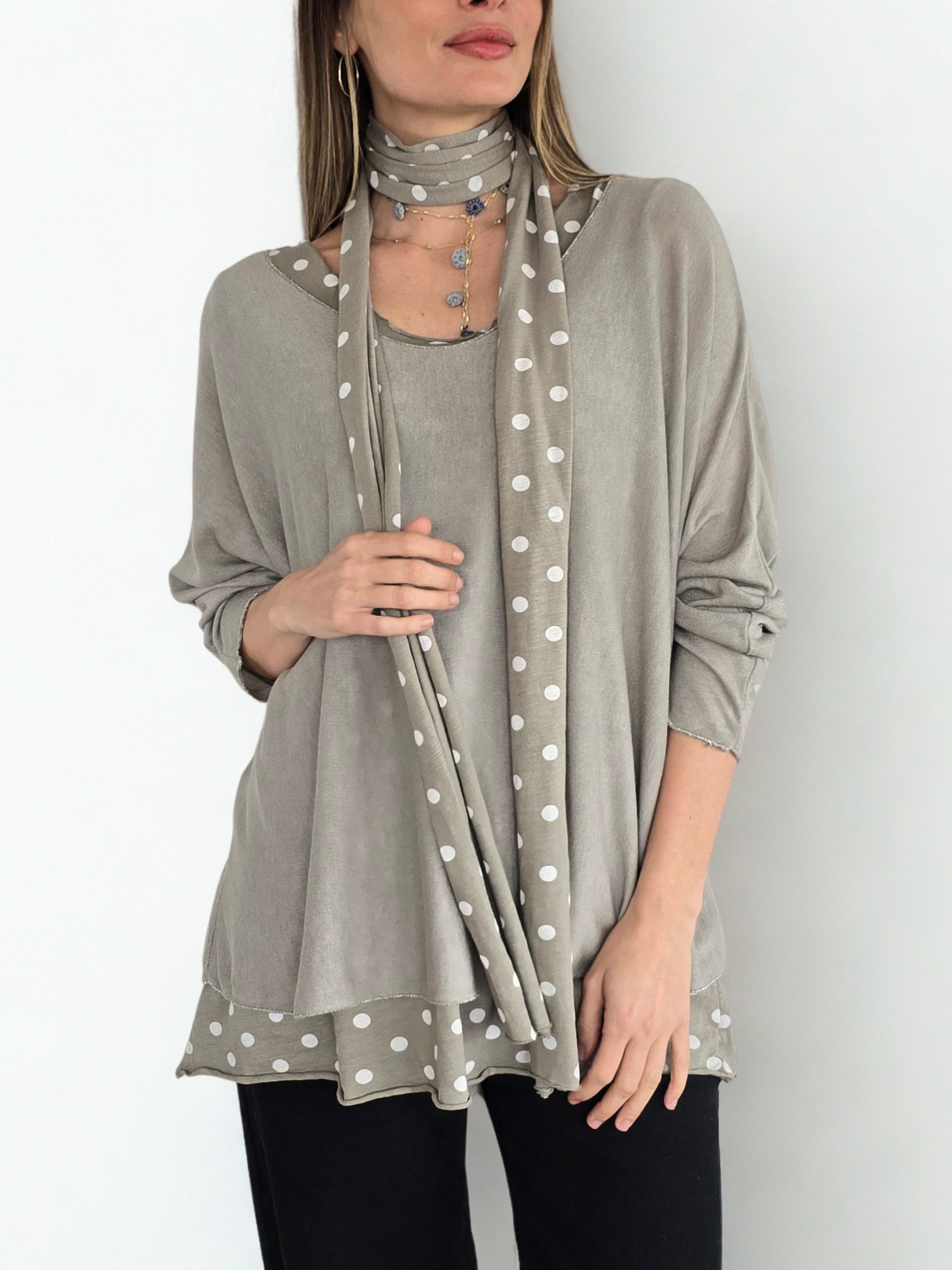 Sweater Italiano con Polera y Pañuelo, color Taupe
