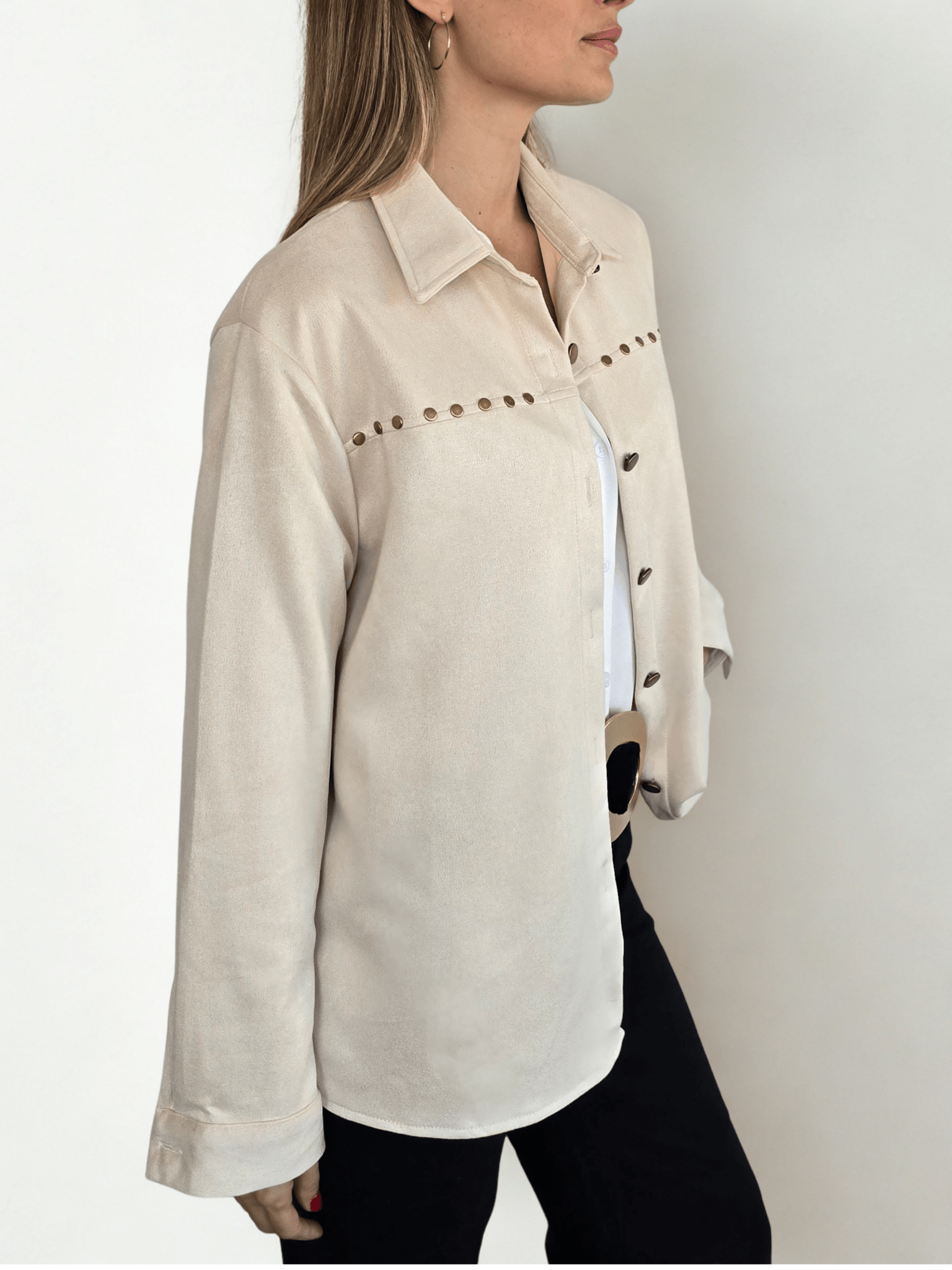 Chaqueta Tachas, color Beige