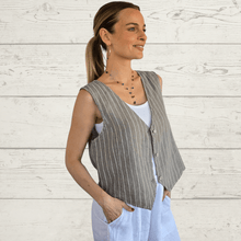 Cargar imagen en el visor de la galería, Blusa Gillette 100% Lino Italiano Rayas, fondo Taupe
