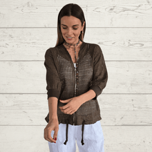 Cargar imagen en el visor de la galería, Chaqueta Bomber Italiana crochet, color Chocolate
