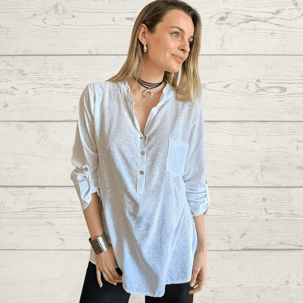 Blusa Italiana estampada flores, fondo Blanco con Blanco