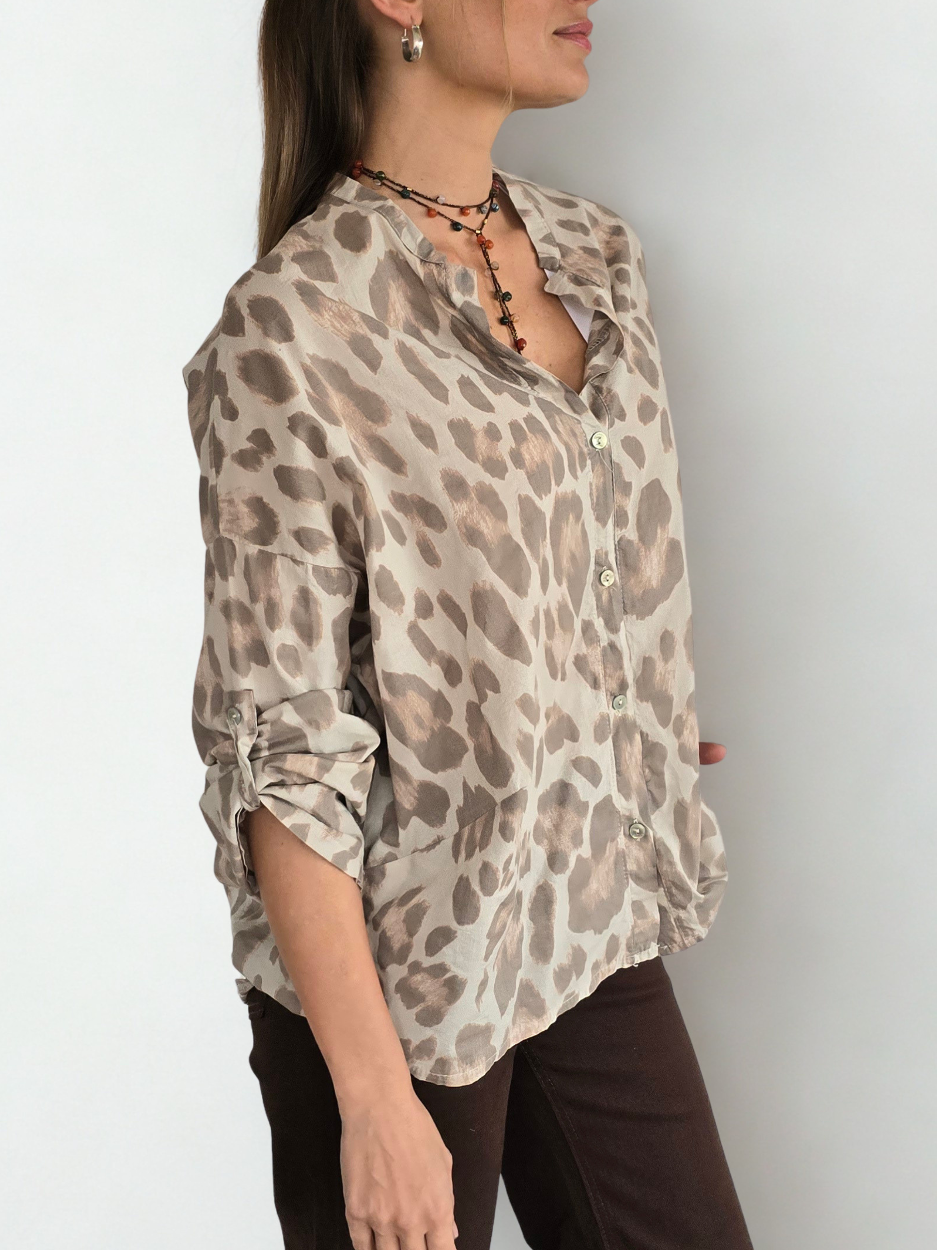 Blusa Italiana Animal Print, fondo Beige
