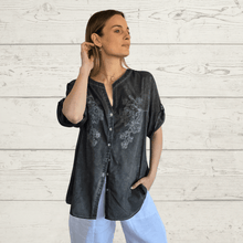 Cargar imagen en el visor de la galería, Blusa Bordada Teñida, color Gris
