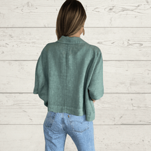 Cargar imagen en el visor de la galería, Chaqueta de Lino Italiano dos botones, color Verde
