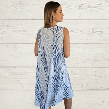 Cargar imagen en el visor de la galería, Vestido Italiano Sicilia, Estampado, fondo Blanco
