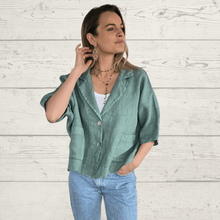 Cargar imagen en el visor de la galería, Chaqueta de Lino Italiano dos botones, color Verde
