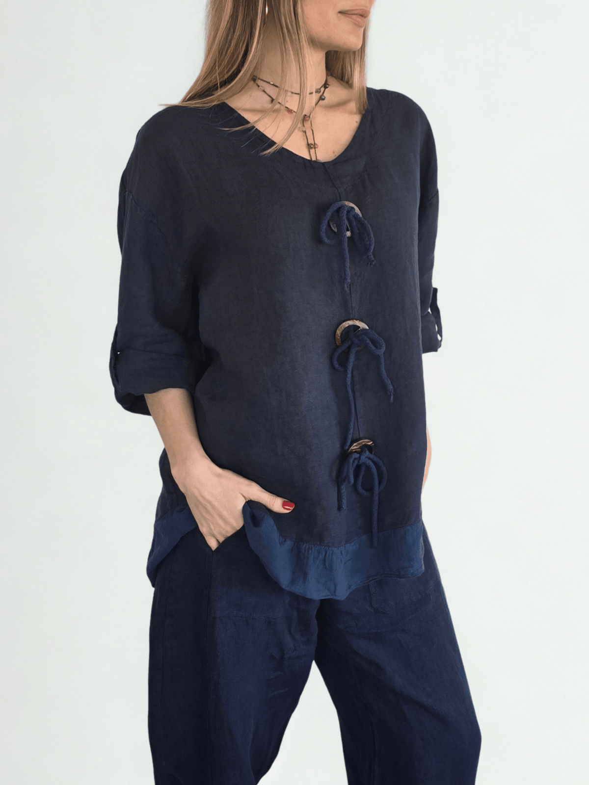 Blusa Italiana 100% Lino con tres Botones, color Azul