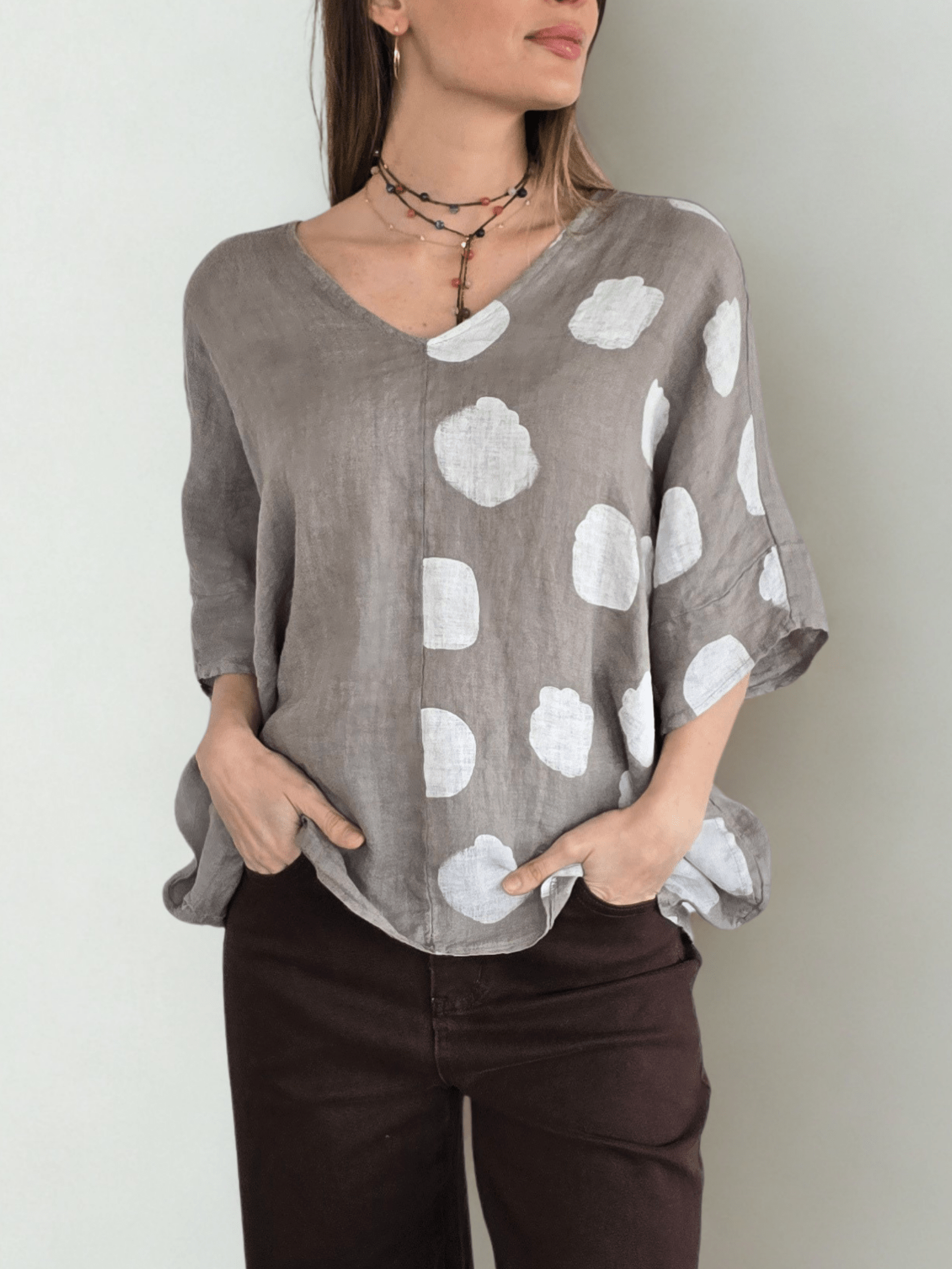 Blusa Italiana 100% Lino lunares, color Taupe