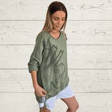 Cargar imagen en el visor de la galería, Polerón Italiano Bordado, color Verde
