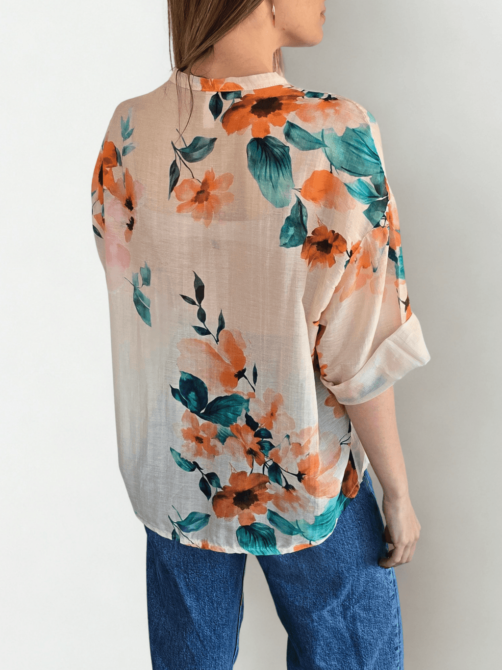 Blusa Italiana Floreada, fondo Beige