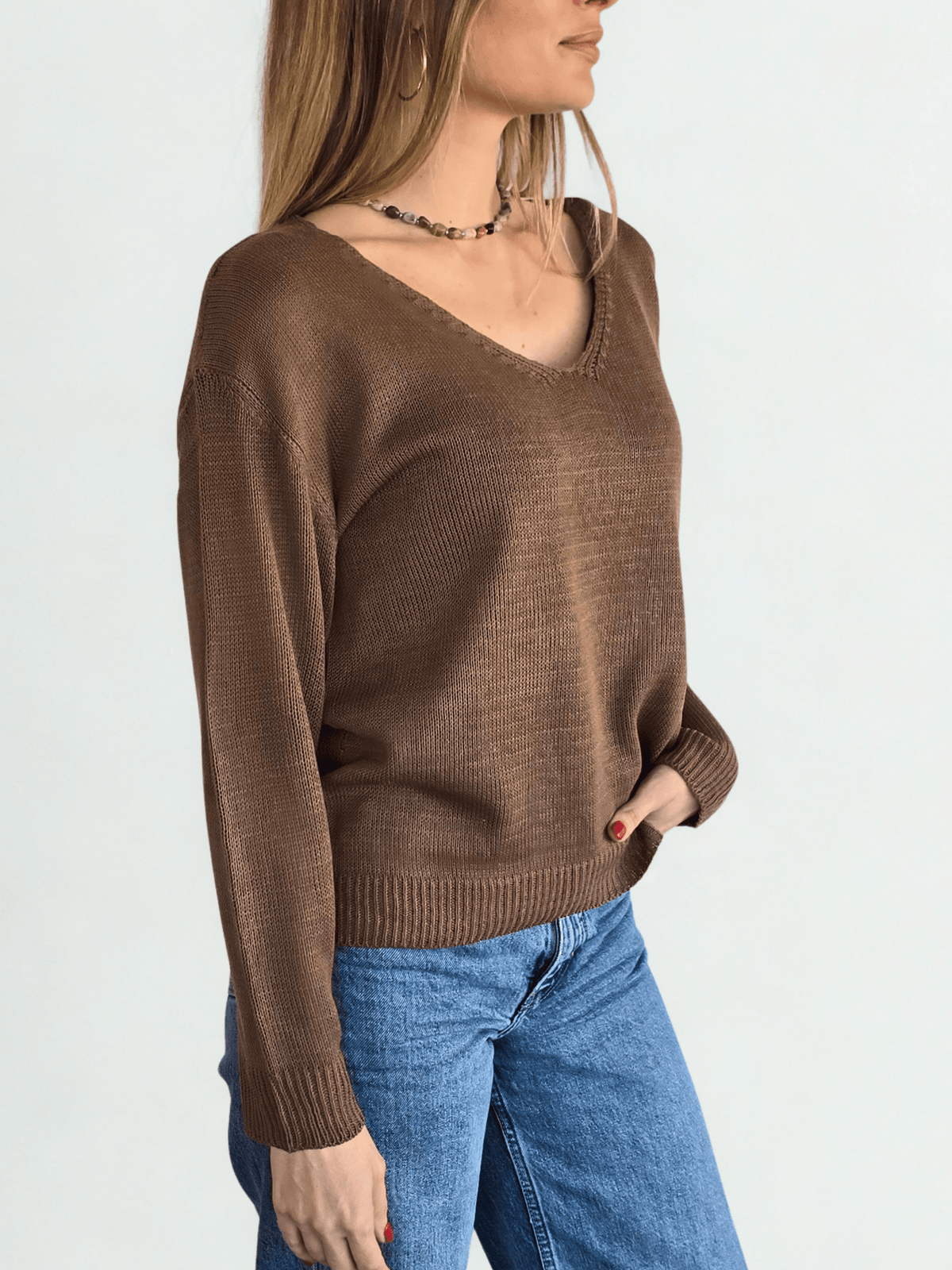 Sweater Básico escote en V, color Chocolate