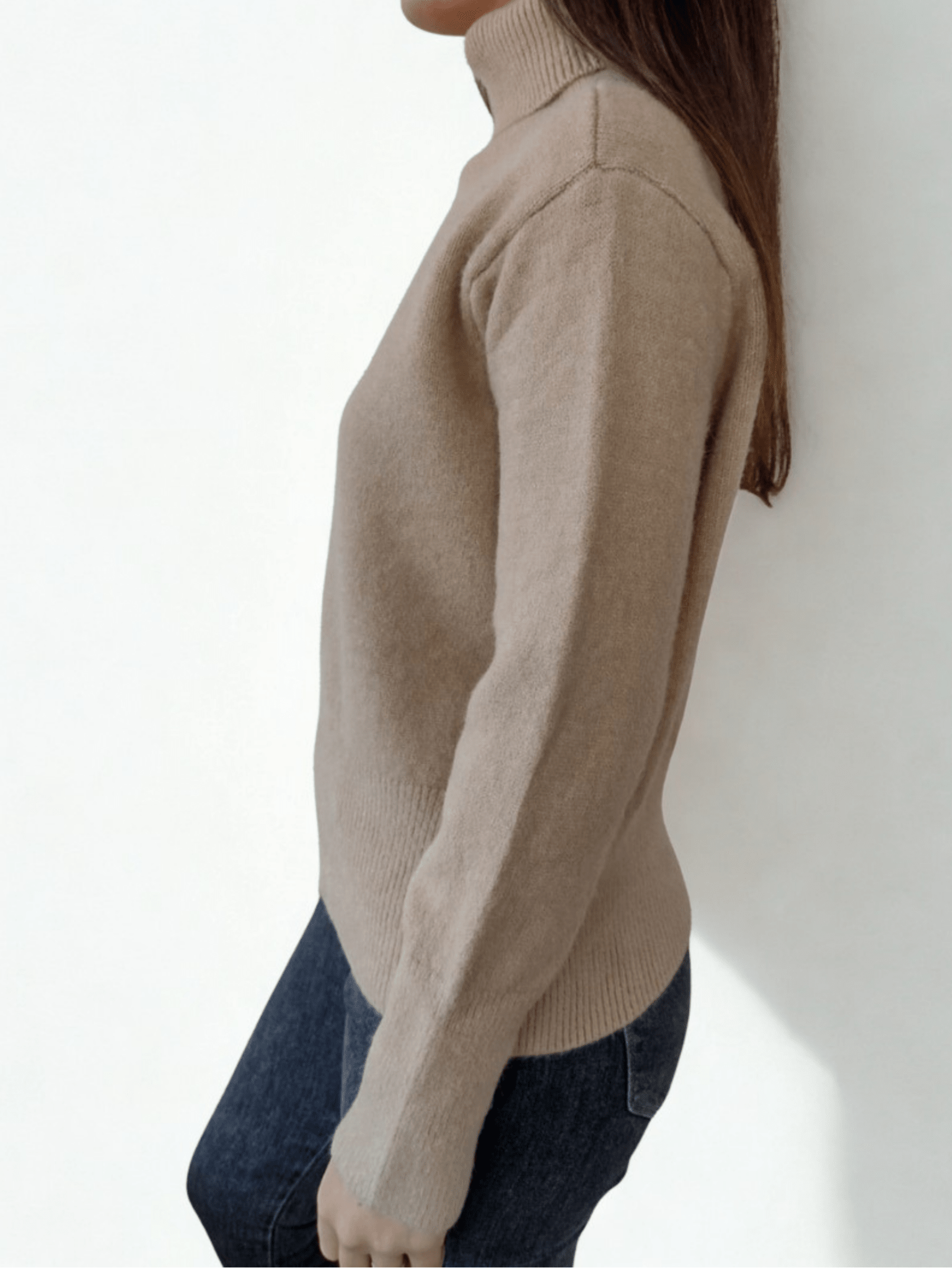 Sweater grueso cuello subido , color camel