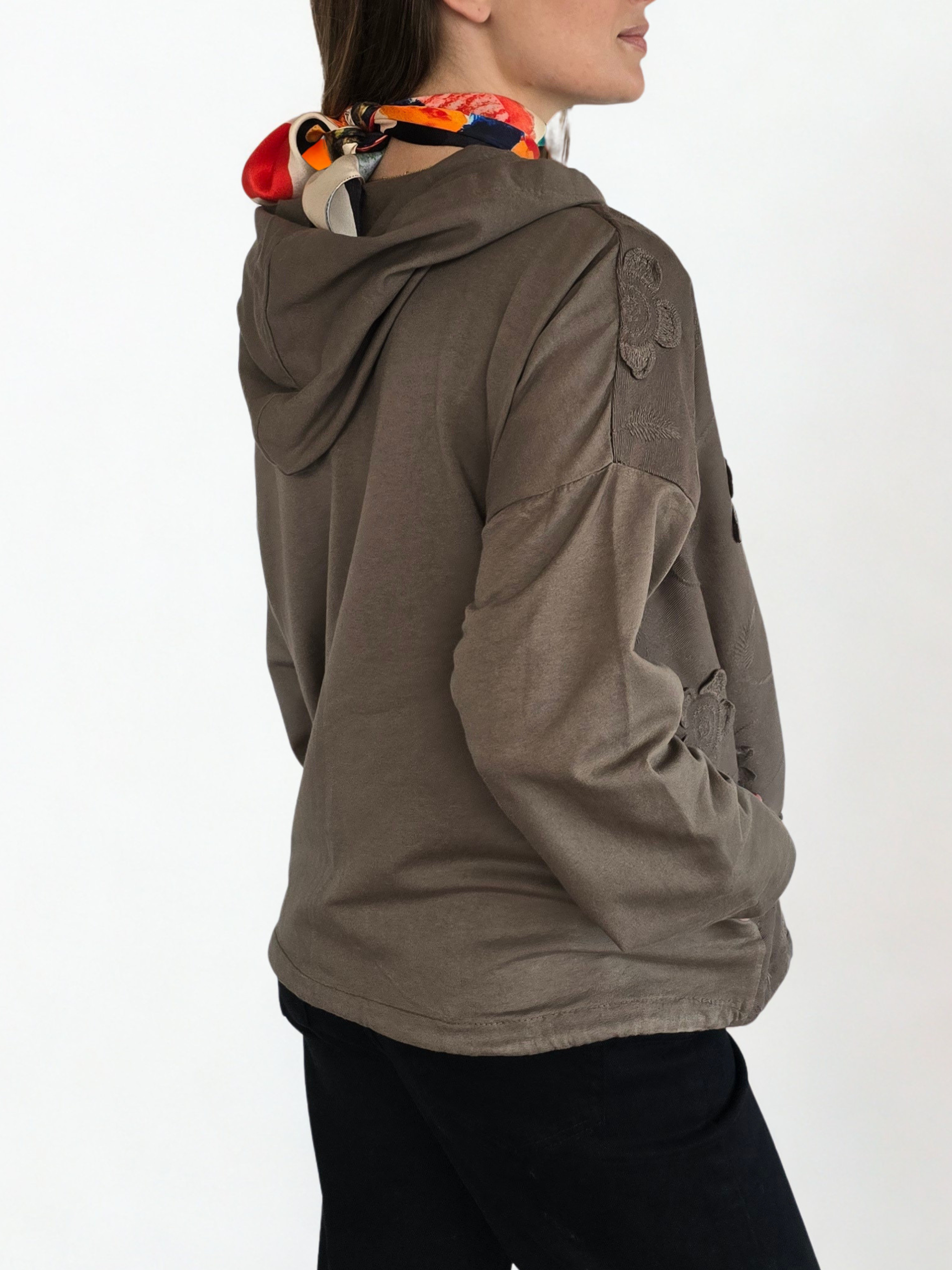 Chaqueta Italiana Bordad, color Chocolate