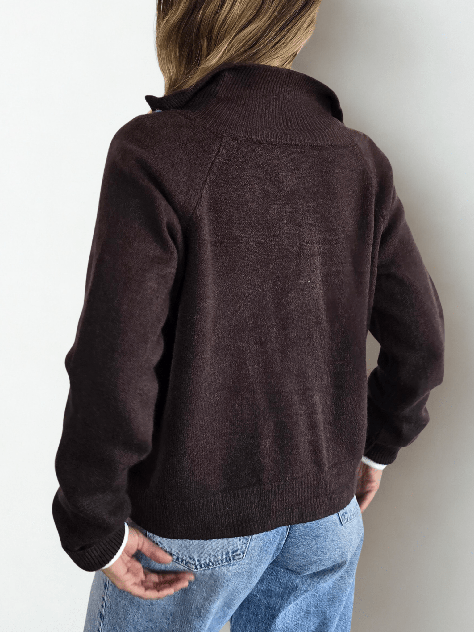 Chaleco con Botones de Colores, color Chocolate