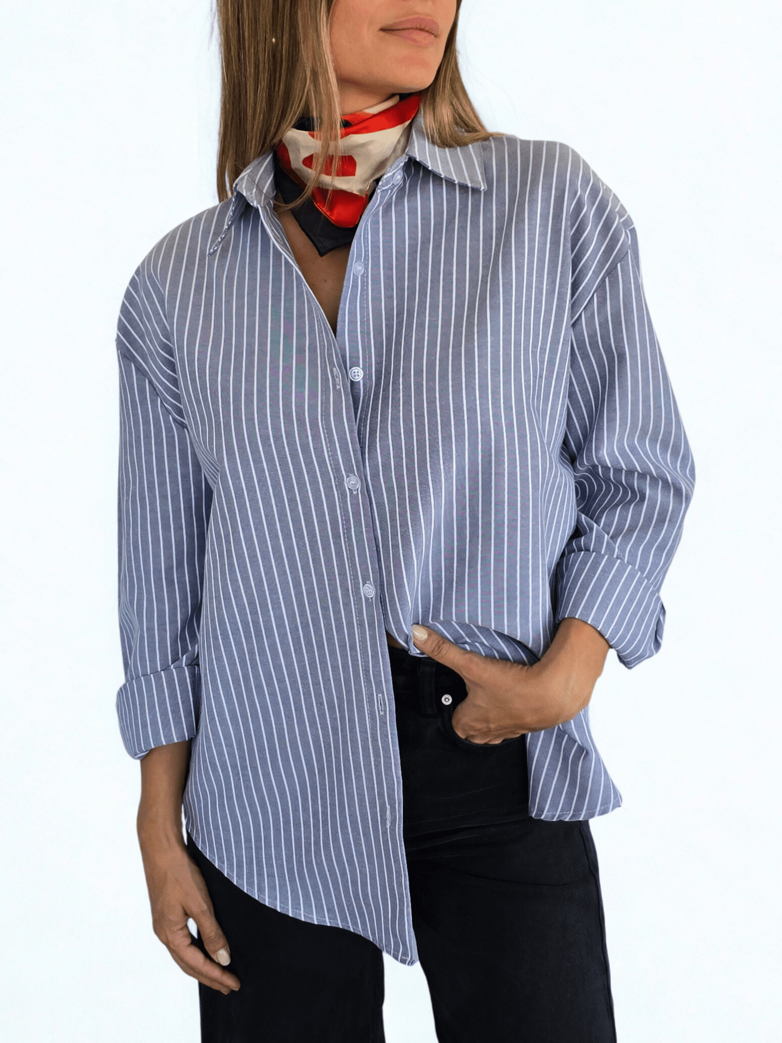 Blusa Rayada, color Gris celestoso con Blanco