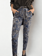 Pantalón Jogger Italiano, fondo Chocolate con Azul