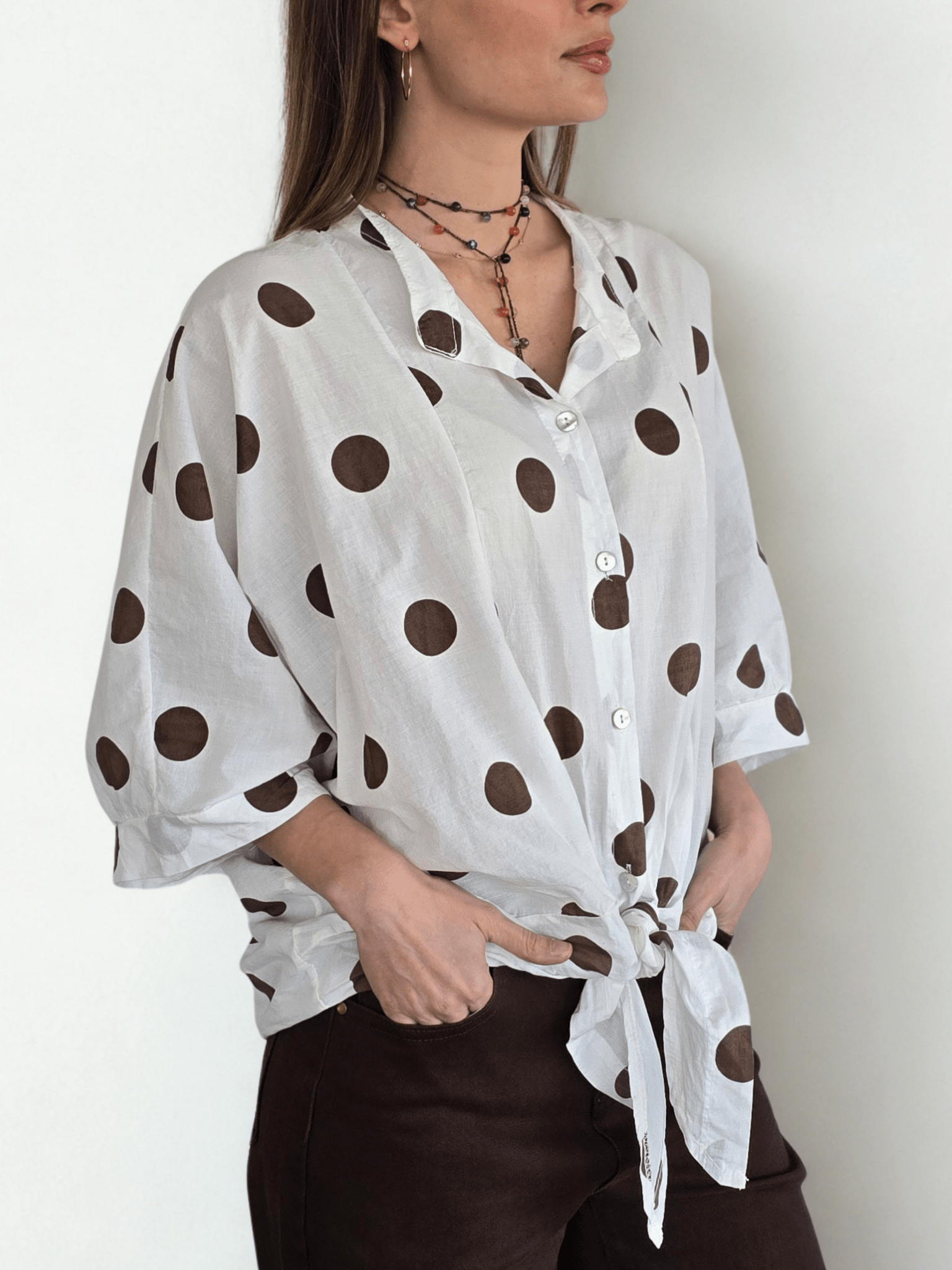 Blusa Italiana Lunares, fondo Blanco