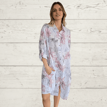 Cargar imagen en el visor de la galería, Vestido de Lino Italiano estampado, fondo Blanco
