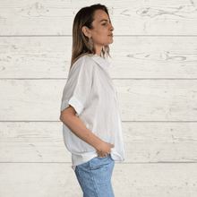 Cargar imagen en el visor de la galería, Blusa básica escote en V, color Blanco
