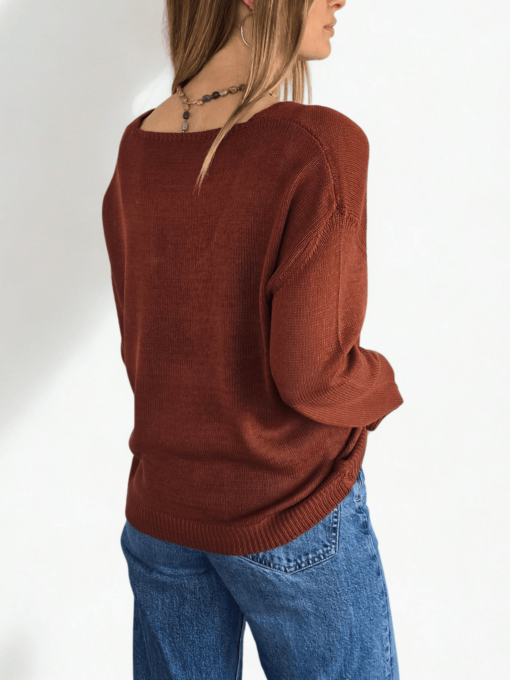 Sweater Básico escote en V, color Terracota