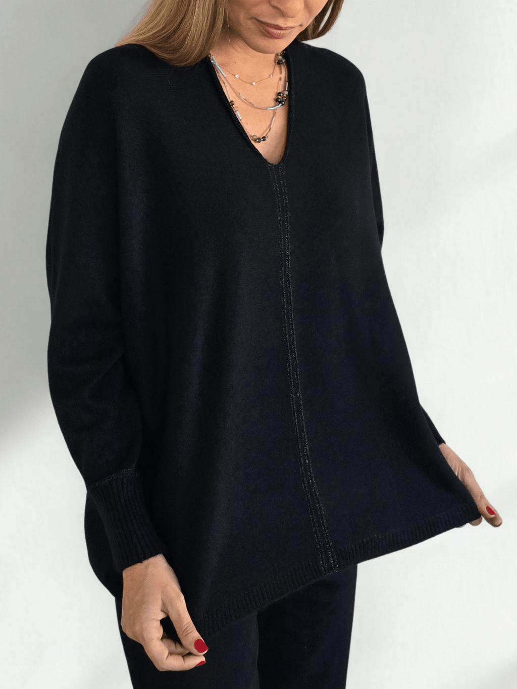 Sweater escote en V con ribete, color Negro