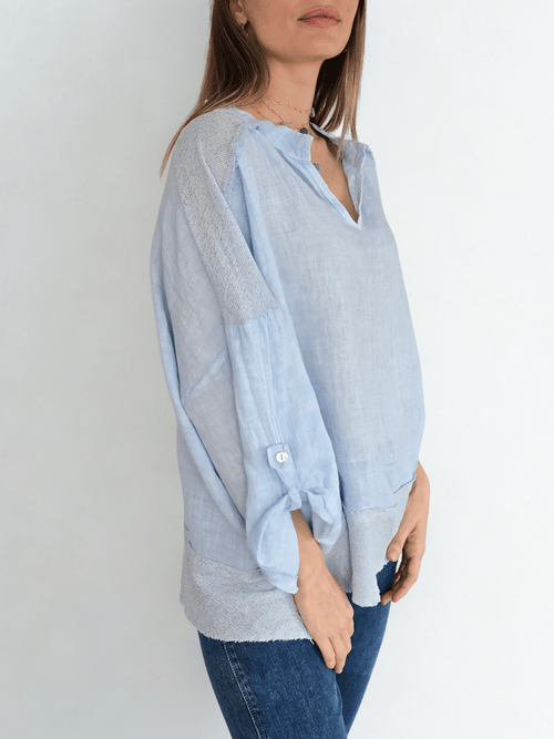 Blusa Italiana 100% lino escote en V, color Celeste