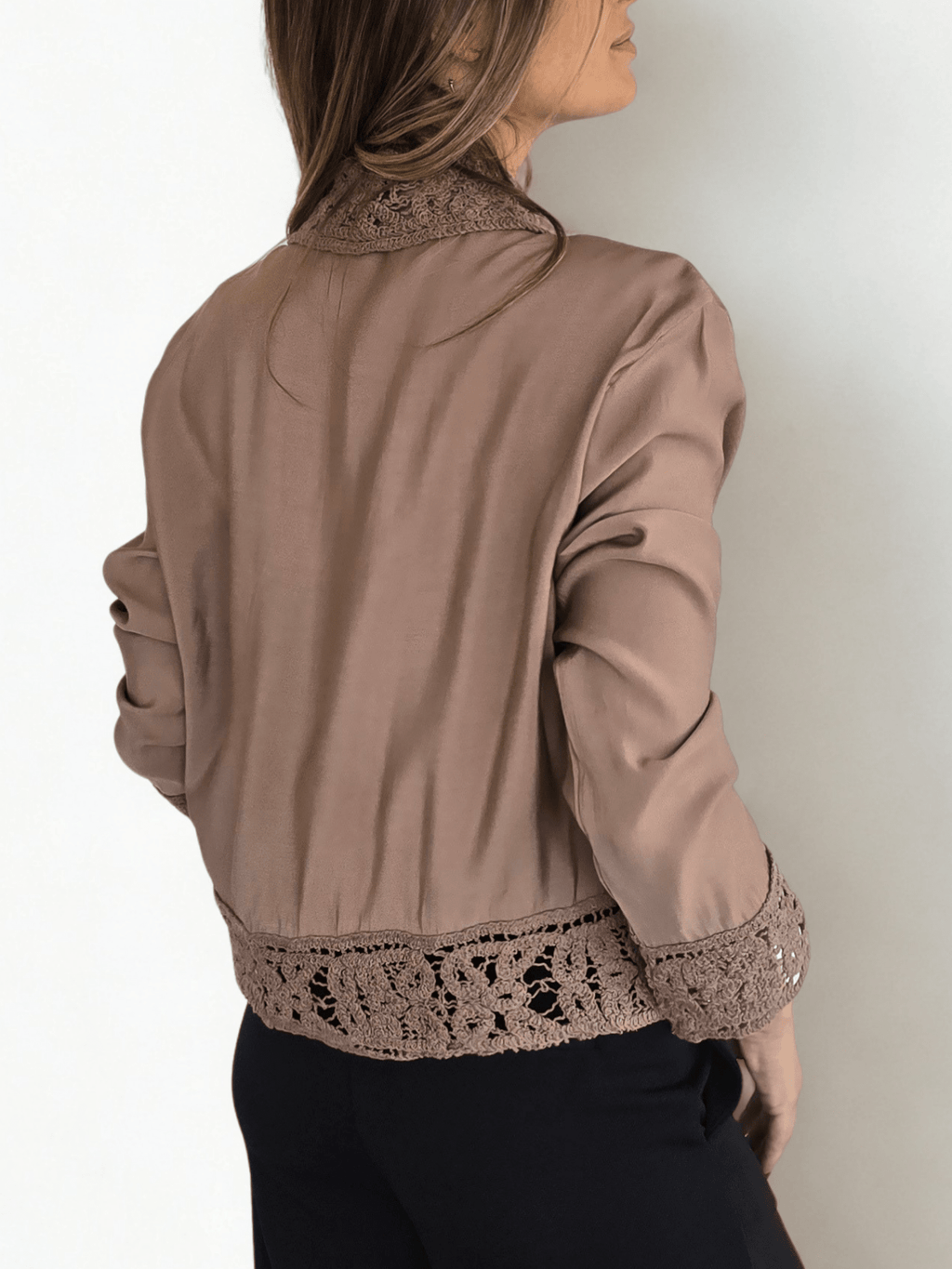 Blusa con Macramé, color Chocolate