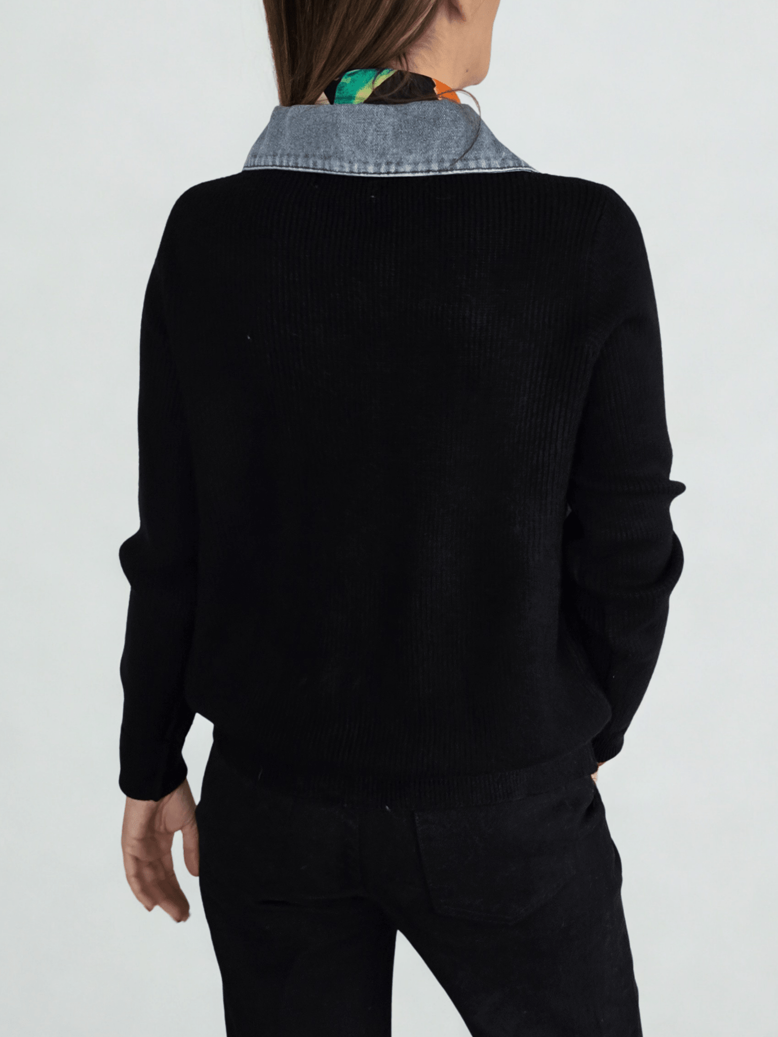 Chaleco con Jeans, color Negro