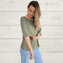 Cargar imagen en el visor de la galería, Sweater Italiano básico, color Verde Musgo
