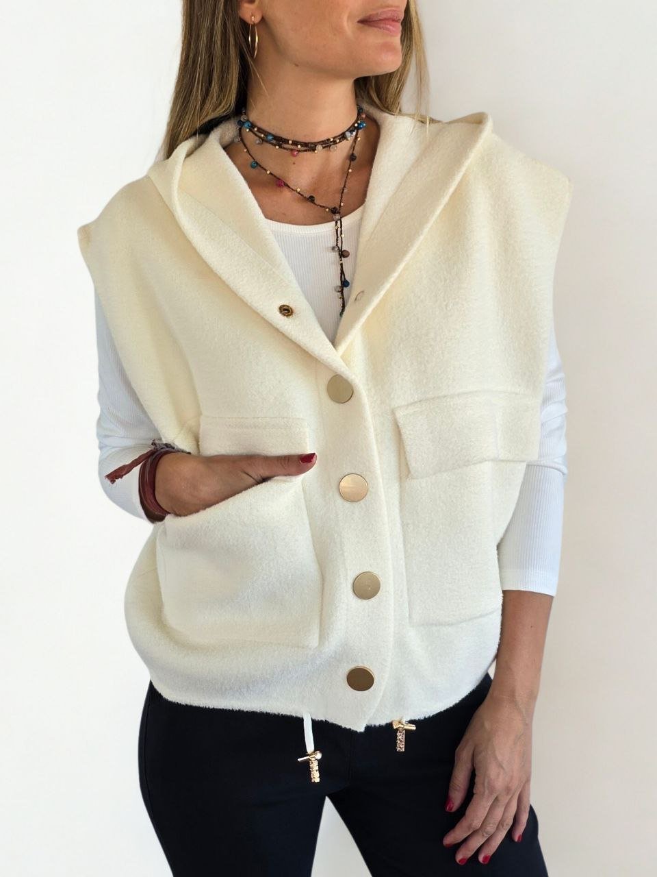 Chaqueta tejida con gorro, color Blanco Invierno